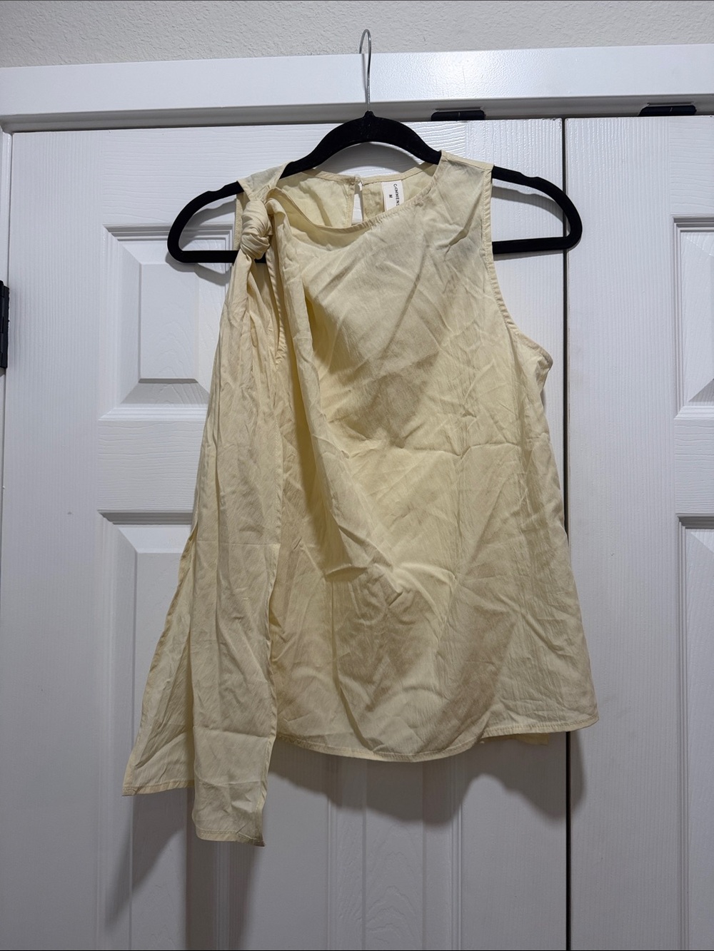 NWT COMMENSE Butter Yellow Sleeveless Blouse With Knot Tie Size‎ Medium